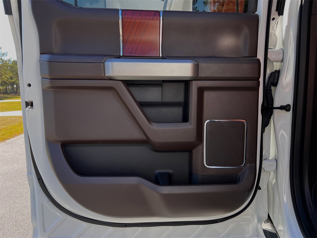2022 Ford F-350 photo 26