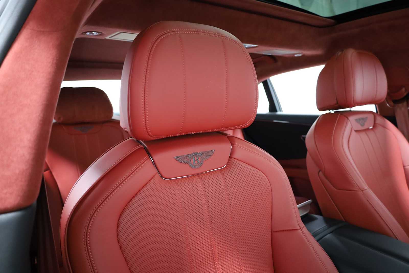 2021 Bentley Flying Spur V8 photo 18