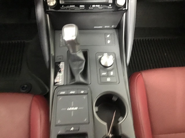 2022 Lexus IS 300 photo 12