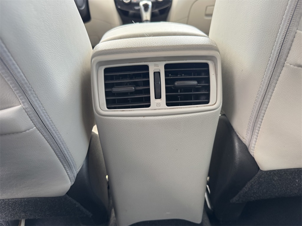 2022 Nissan Rogue Sport SL photo 13