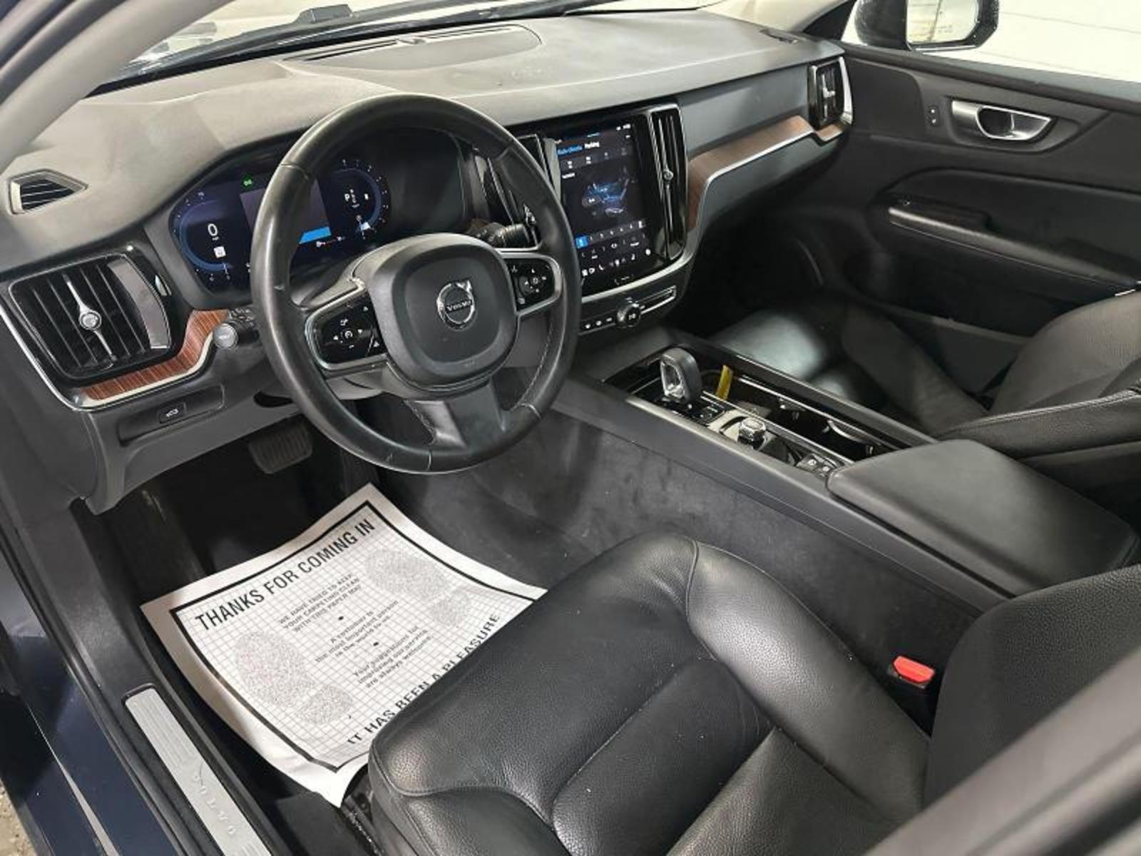 2024 Volvo S60 Plus photo 3