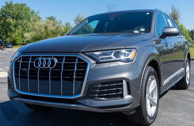 2021 Audi Q7 45 Premium Plus photo 2
