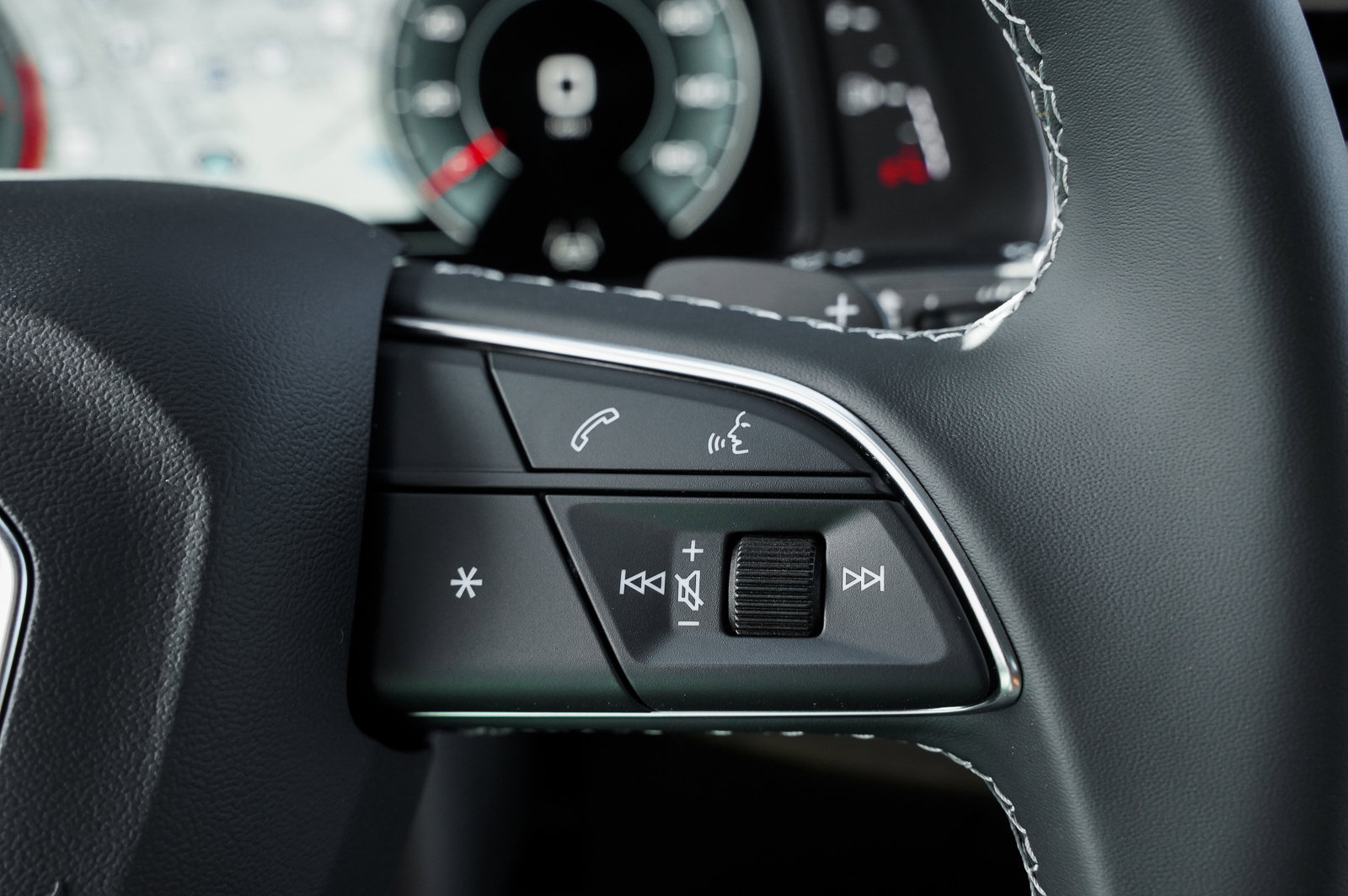 2025 Audi Q7 55 Premium Plus photo 12