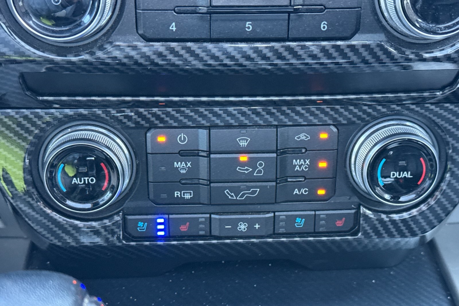 2019 Ford F-150 Lariat photo 20