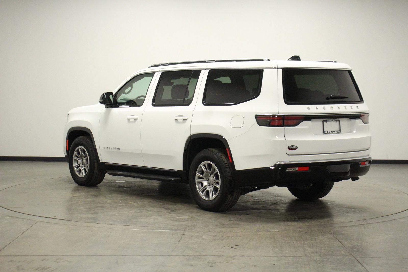2024 Jeep Wagoneer Base photo 5