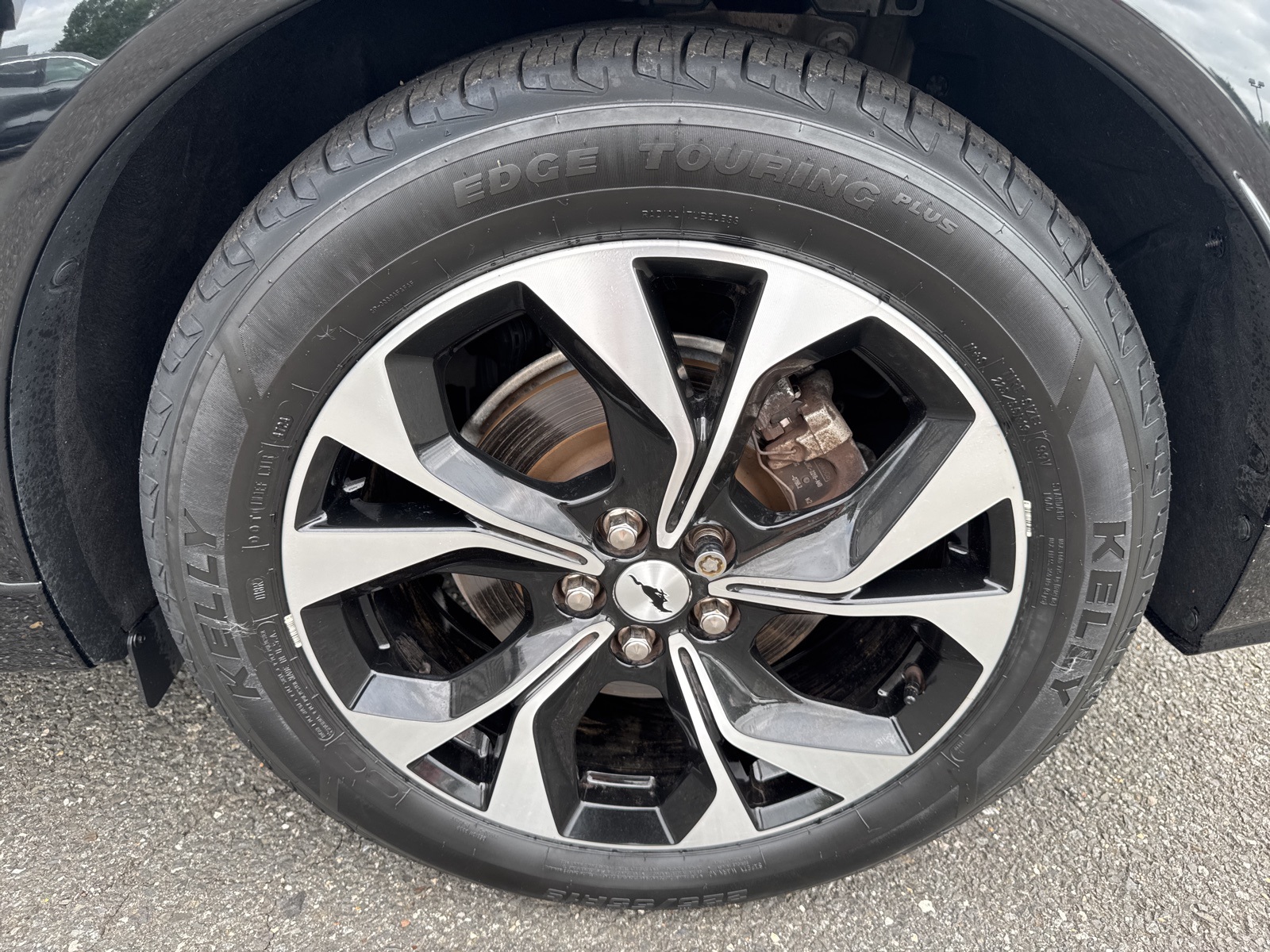 2021 Ford Mustang Mach-E Premium photo 22