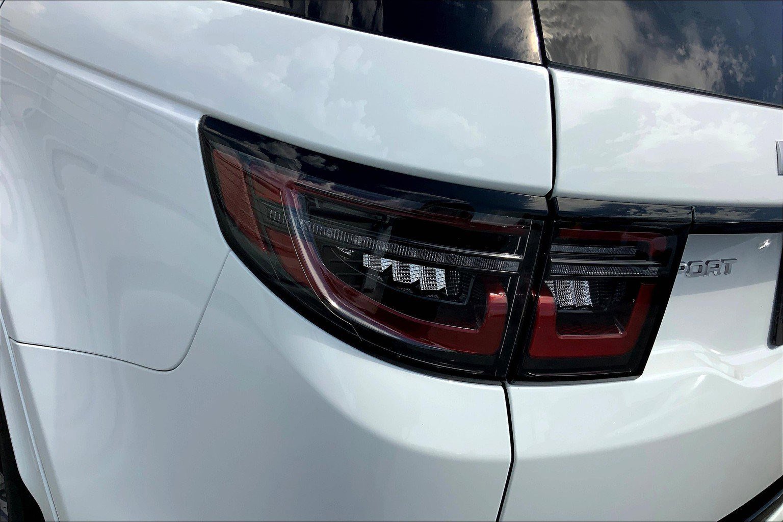 2024 Land Rover Discovery Sport S photo 25