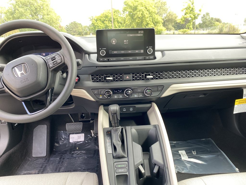 2025 Honda Accord SE photo 4