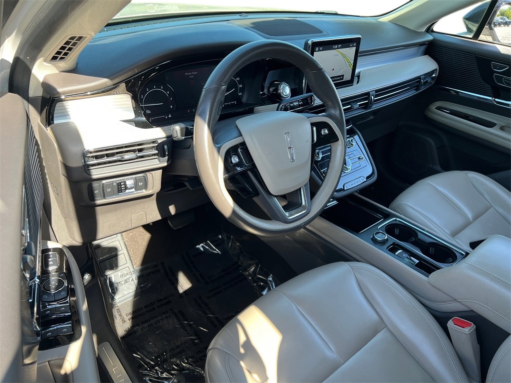 2021 Lincoln Corsair Standard photo 7