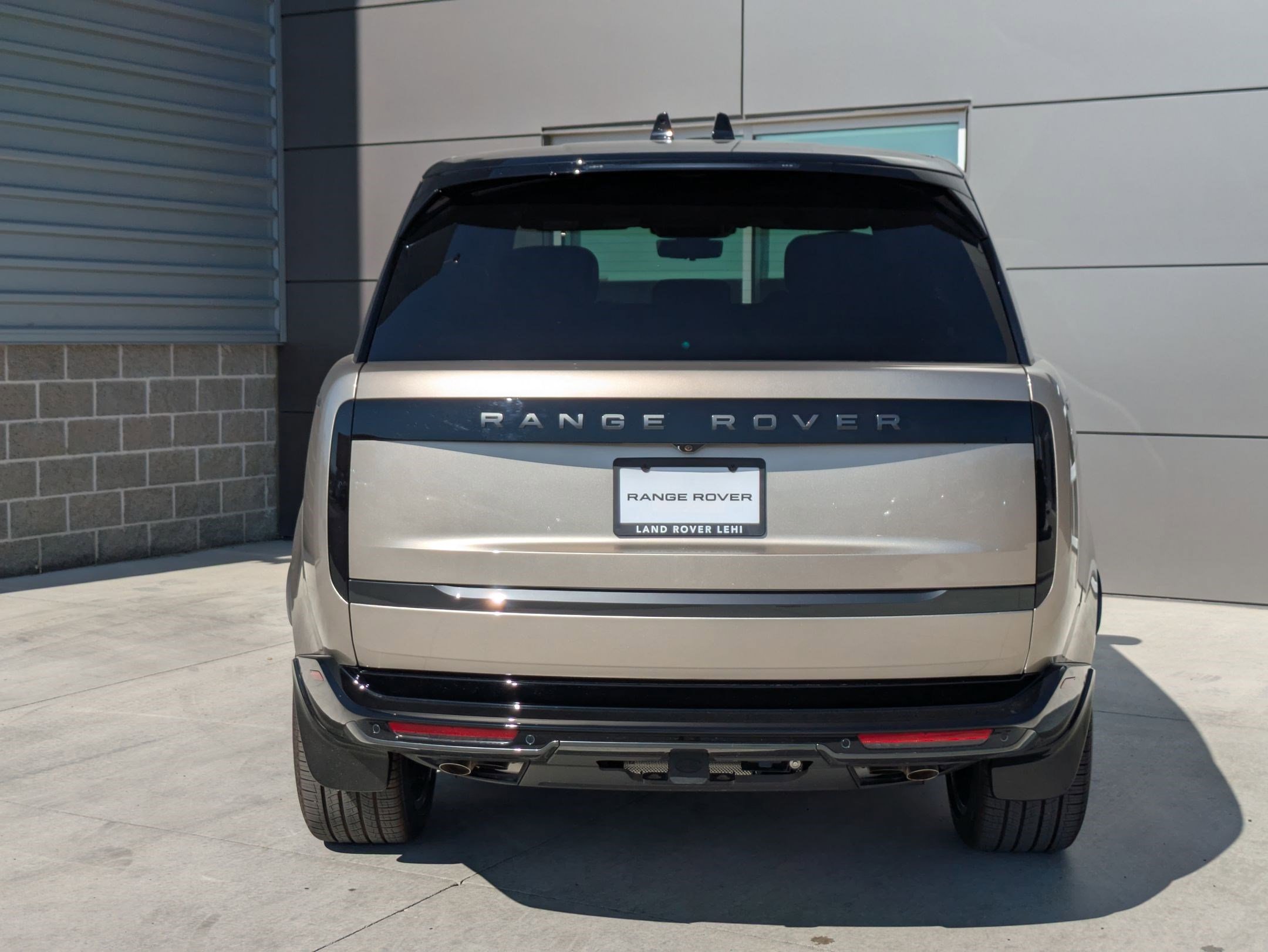 2025 Land Rover Range Rover SE photo 6