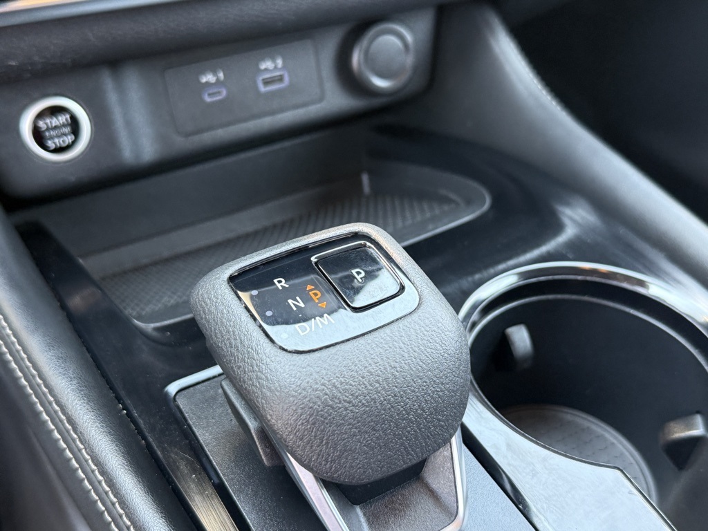 2022 Nissan Rogue SL photo 11