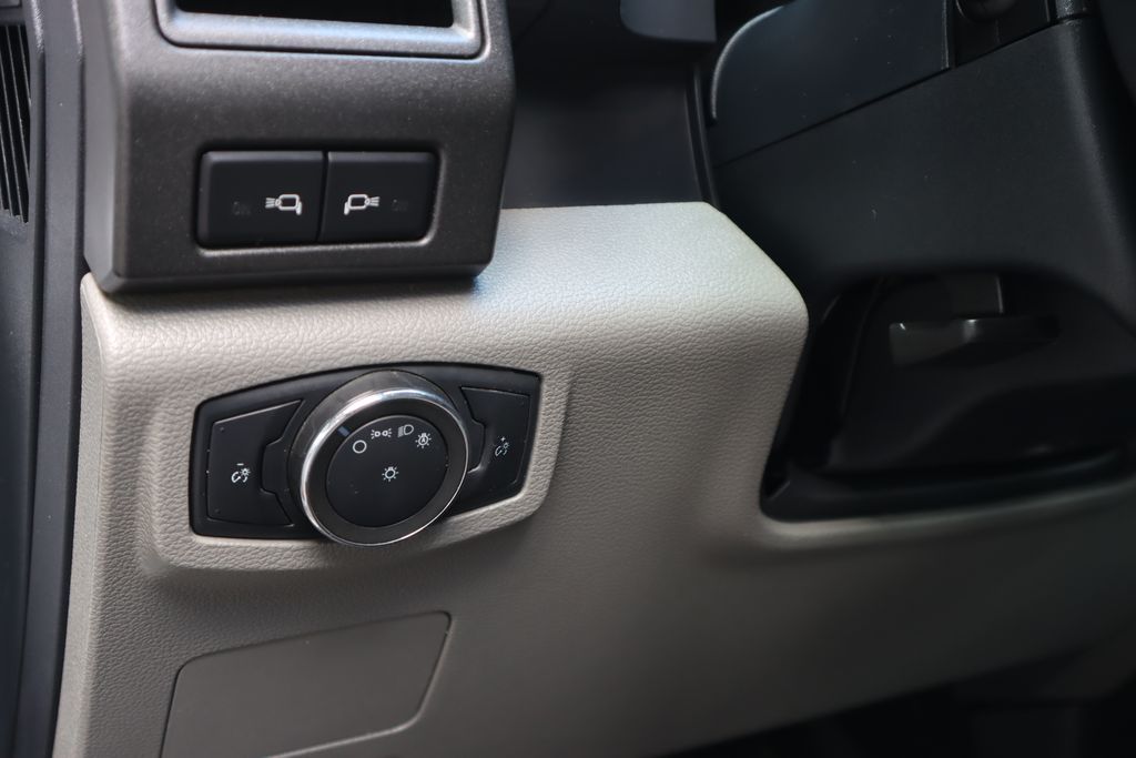 2022 Ford F-550 photo 5