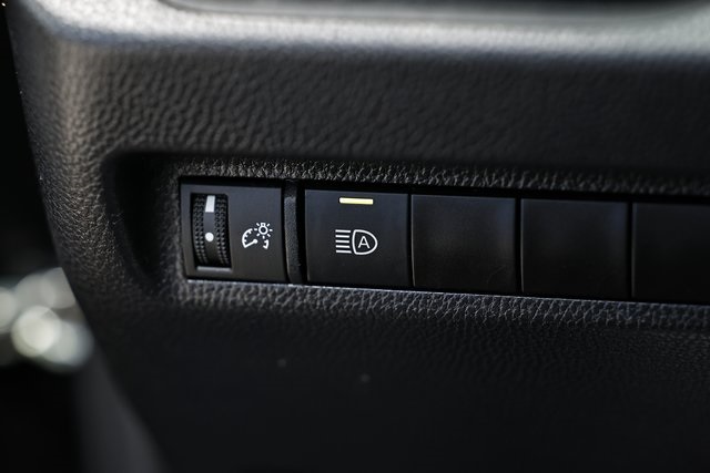 2024 Toyota RAV4 Hybrid XLE photo 17