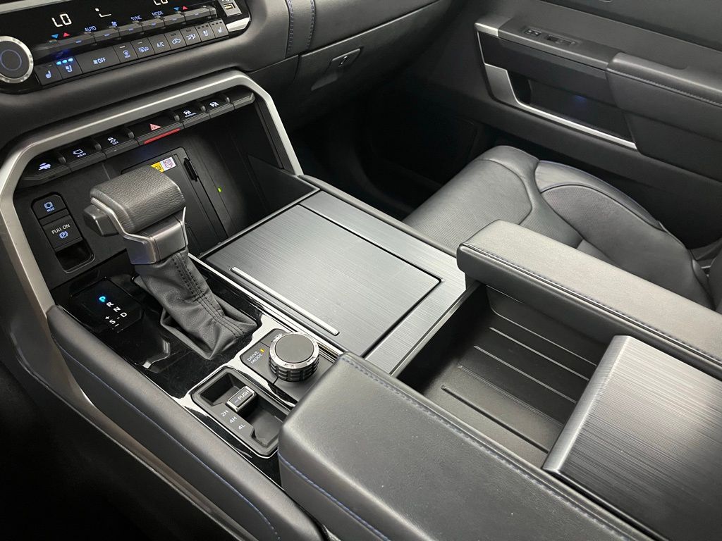 2022 Toyota Tundra Platinum photo 16