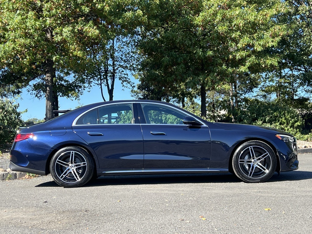 2025 Mercedes Benz E 350 4MATIC photo 3