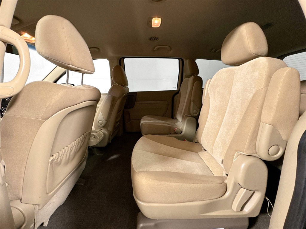 2012 Kia Sedona LX photo 14