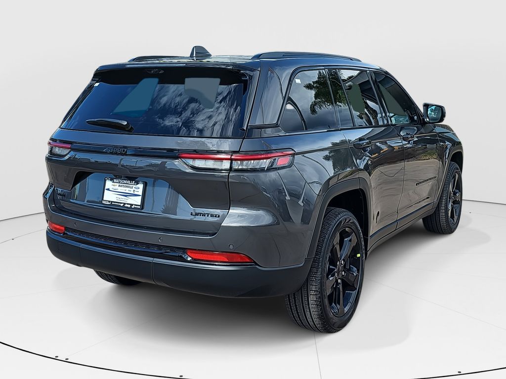 2025 Jeep Grand Cherokee Limited photo 3