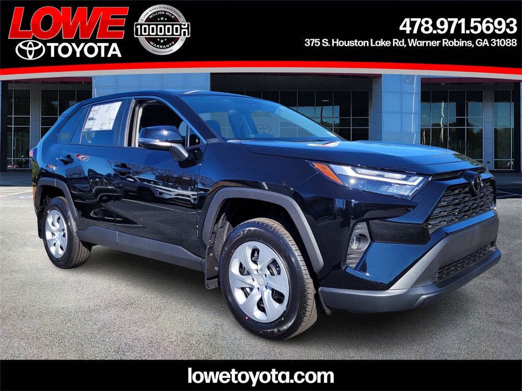 2025 Toyota RAV4 LE's photo