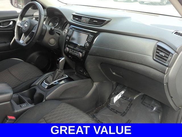 2019 Nissan Rogue SV photo 21