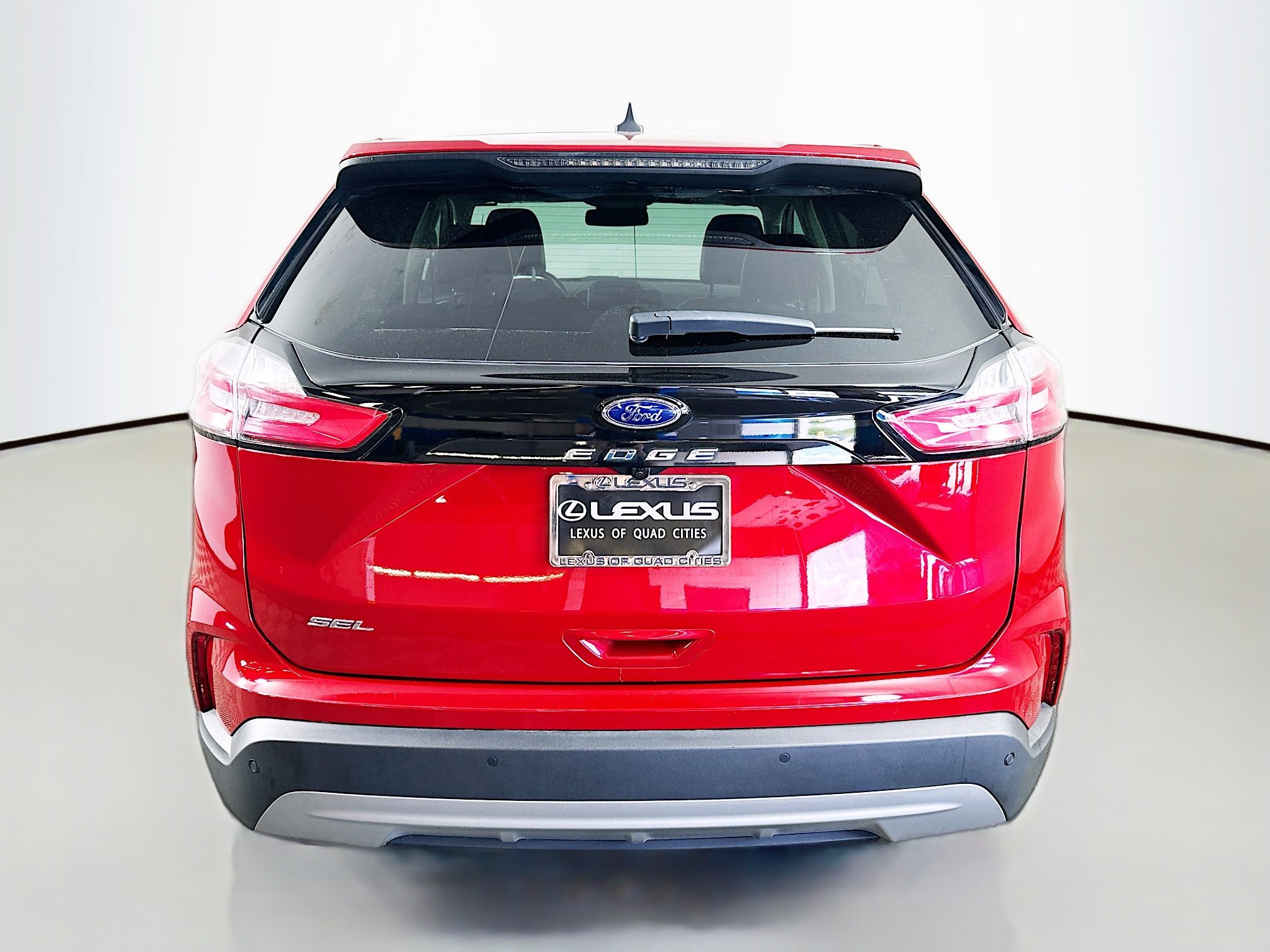 2021 Ford Edge SEL photo 2