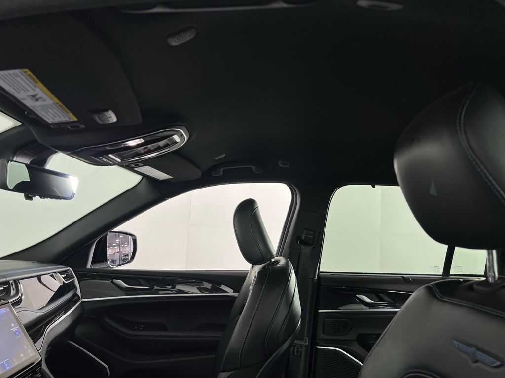 2022 Jeep Grand Cherokee Trailhawk 4xe photo 23
