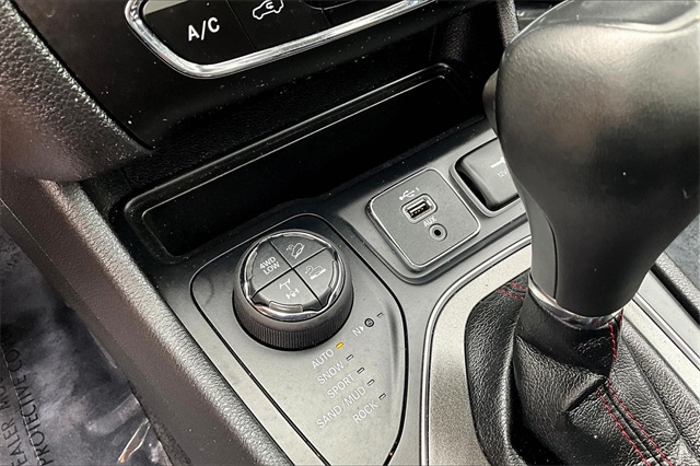 2020 Jeep Cherokee Trailhawk photo 12
