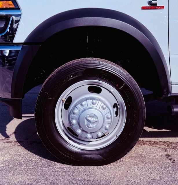 2025 Ram 5500 photo 4