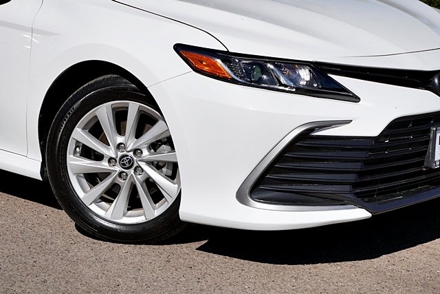 2024 Toyota Camry LE photo 3