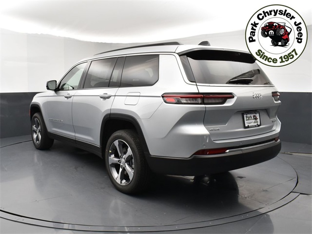 2025 Jeep Grand Cherokee Limited photo 4