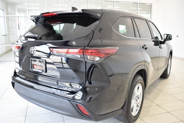 2024 Toyota Highlander LE photo 10
