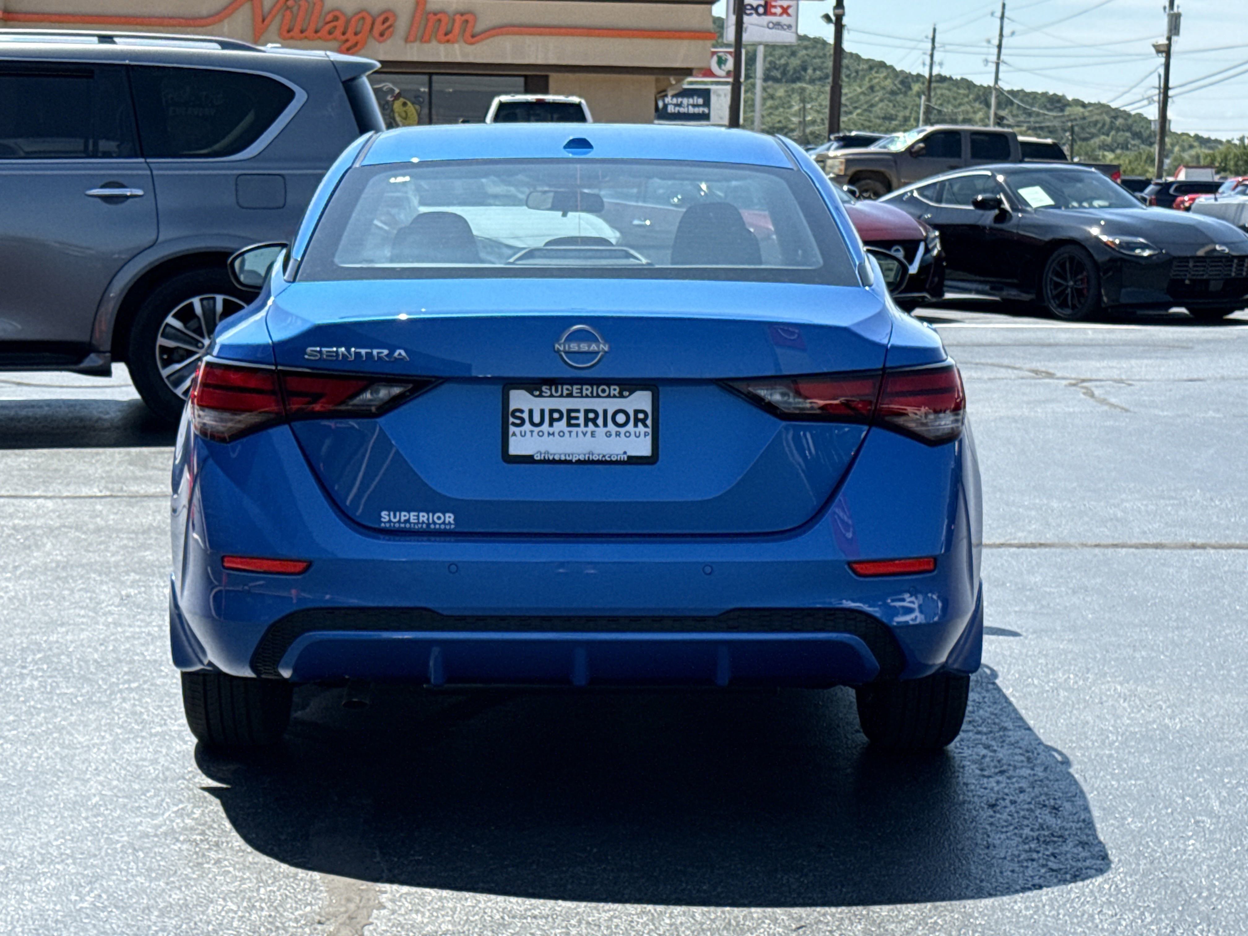 2025 Nissan Sentra SV photo 4