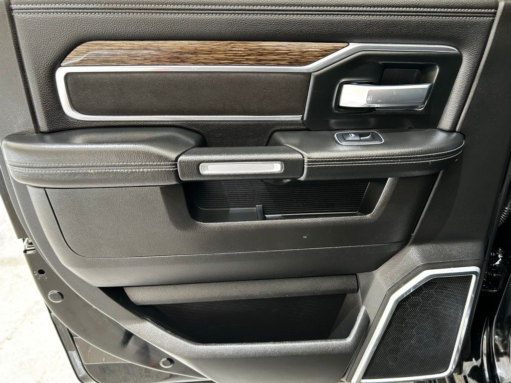 2019 Ram 3500 Laramie photo 21