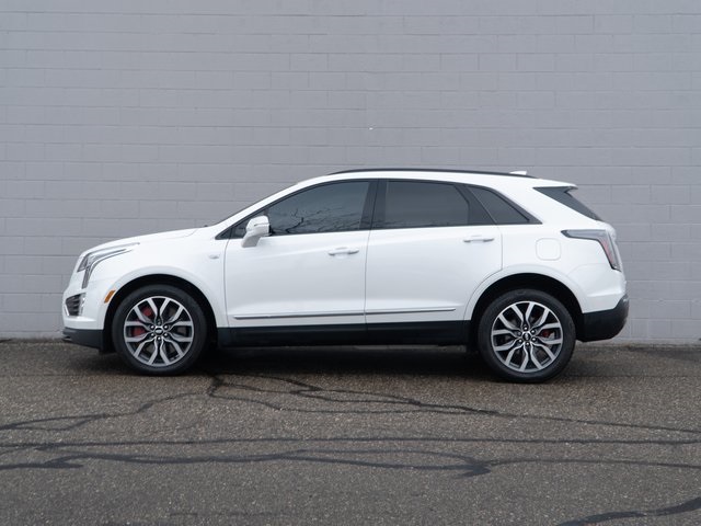 2022 Cadillac XT5 Sport photo 2