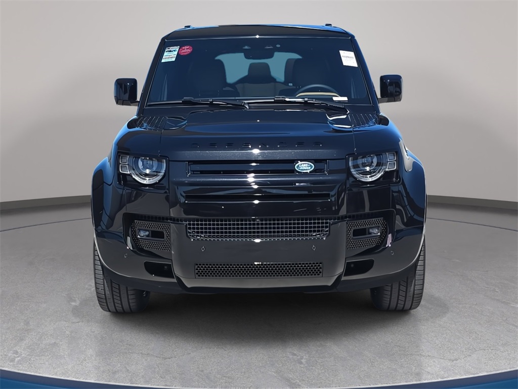 2025 Land Rover Defender 130 X-Dynamic SE photo 2