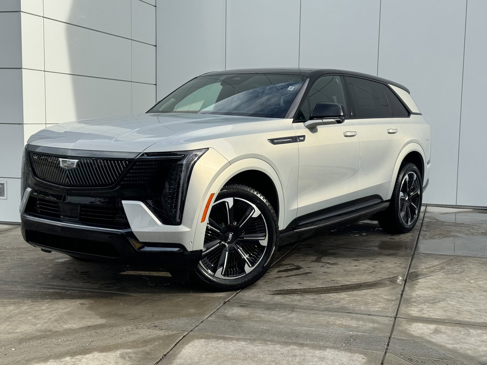 2025 Cadillac Escalade IQ Sport photo 2