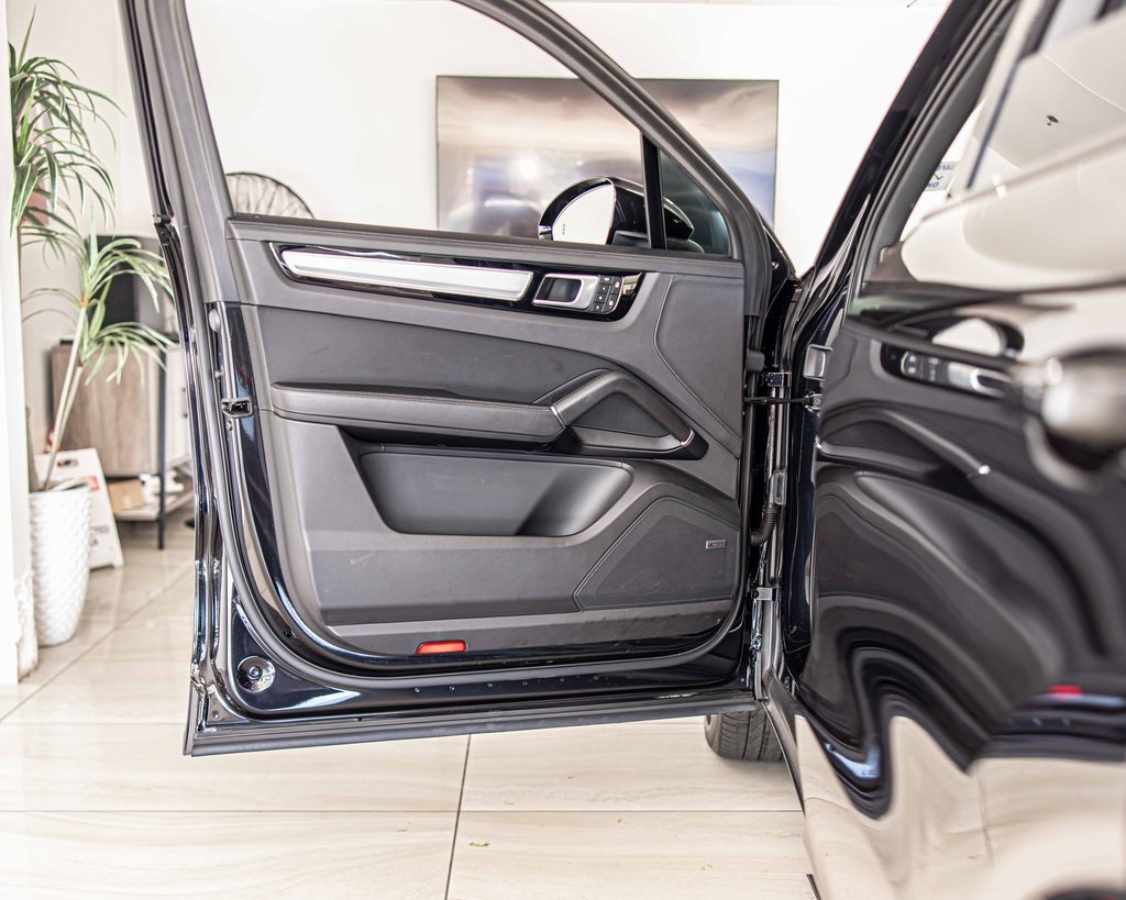 2022 PORSCHE CAYENNE - Image 32