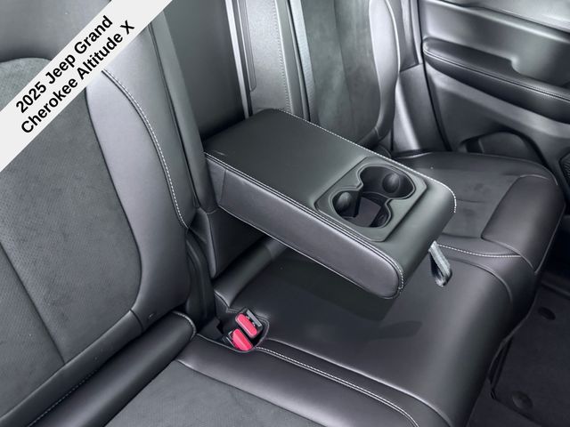 2025 Jeep Grand Cherokee Altitude X photo 25