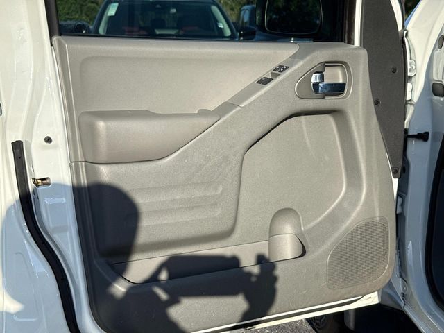 2020 Nissan Frontier S photo 11