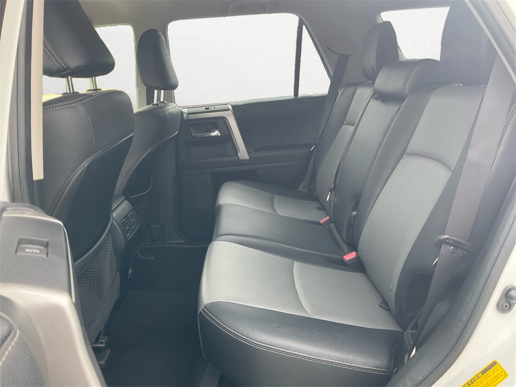 2024 Toyota 4Runner SR5 Premium photo 8