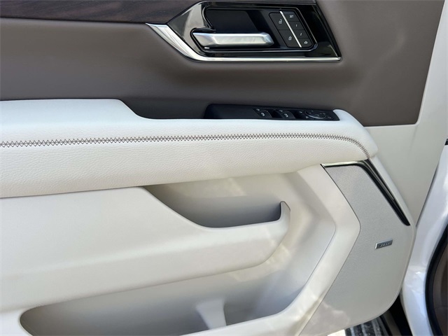 2025 Gmc Yukon Denali photo 17
