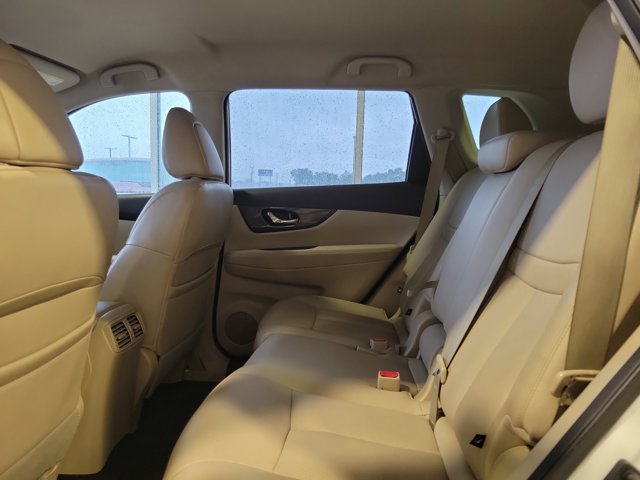 2016 Nissan Rogue S photo 11