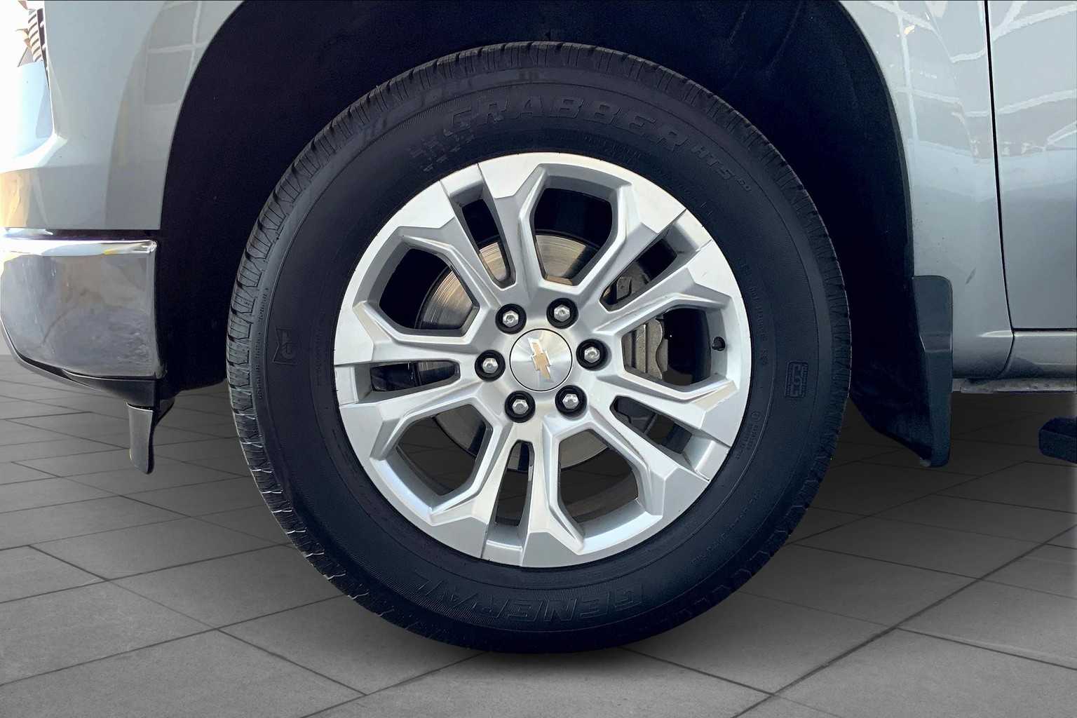 2023 Chevrolet Silverado 1500 LTZ photo 10