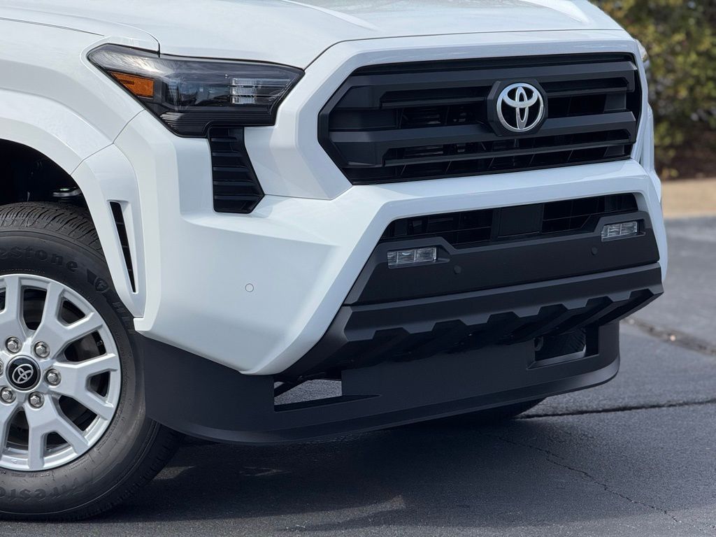 2025 Toyota Tacoma SR5 photo 4