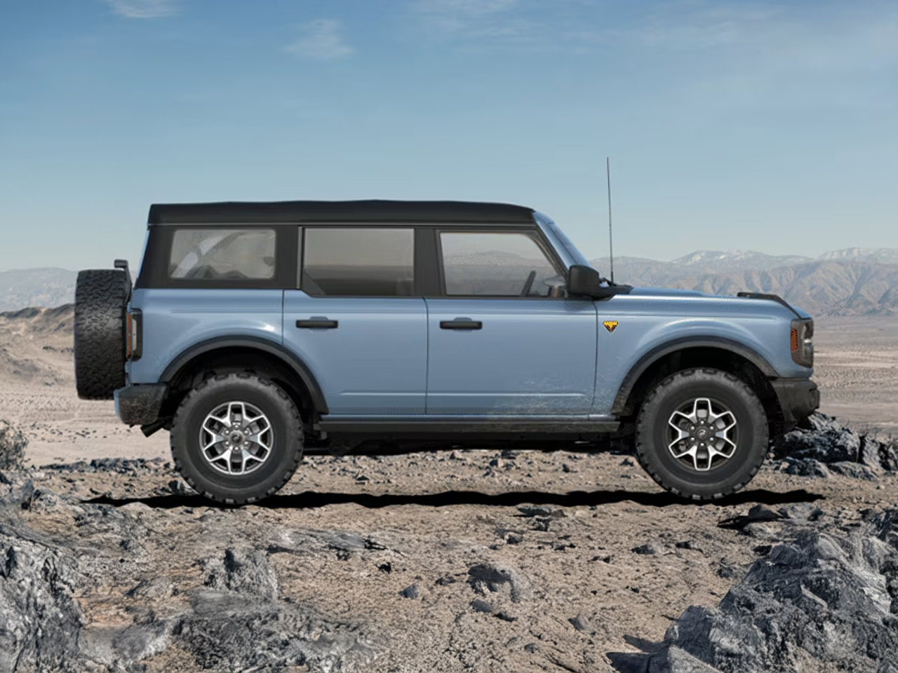 2025 Ford Bronco Badlands photo 2