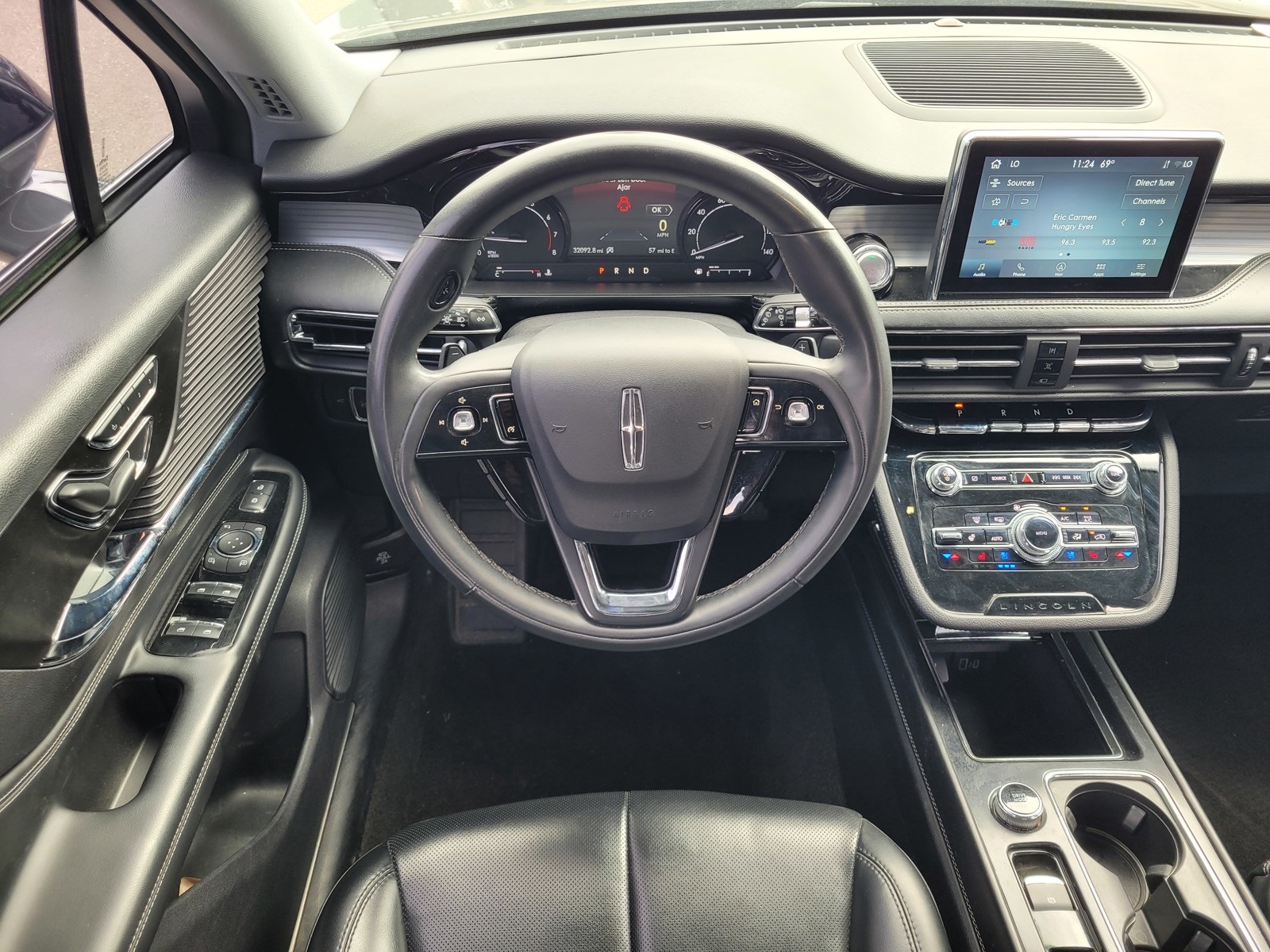 2022 Lincoln Corsair Standard photo 11