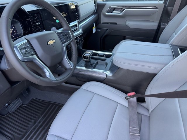 2025 Chevrolet Silverado 1500 LTZ photo 6