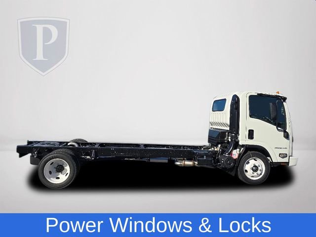 2025 Chevrolet Silverado 4500HD photo 3