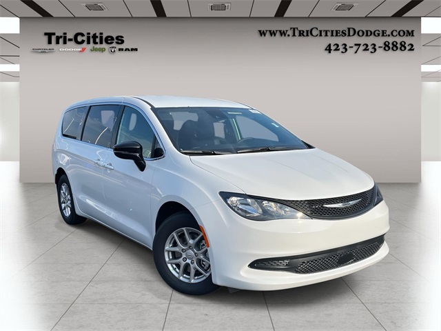 2026 Chrysler Voyager LX's photo