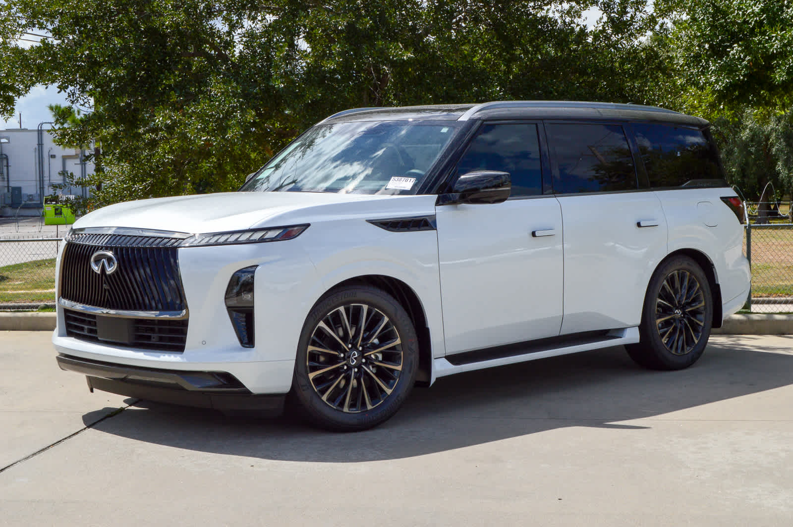 2026 INFINITI QX80 Autograph's photo