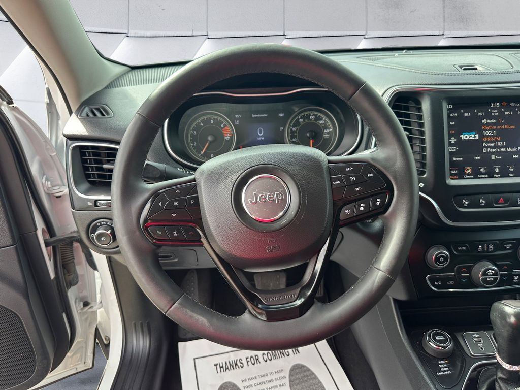 2023 Jeep Cherokee Altitude Lux photo 8